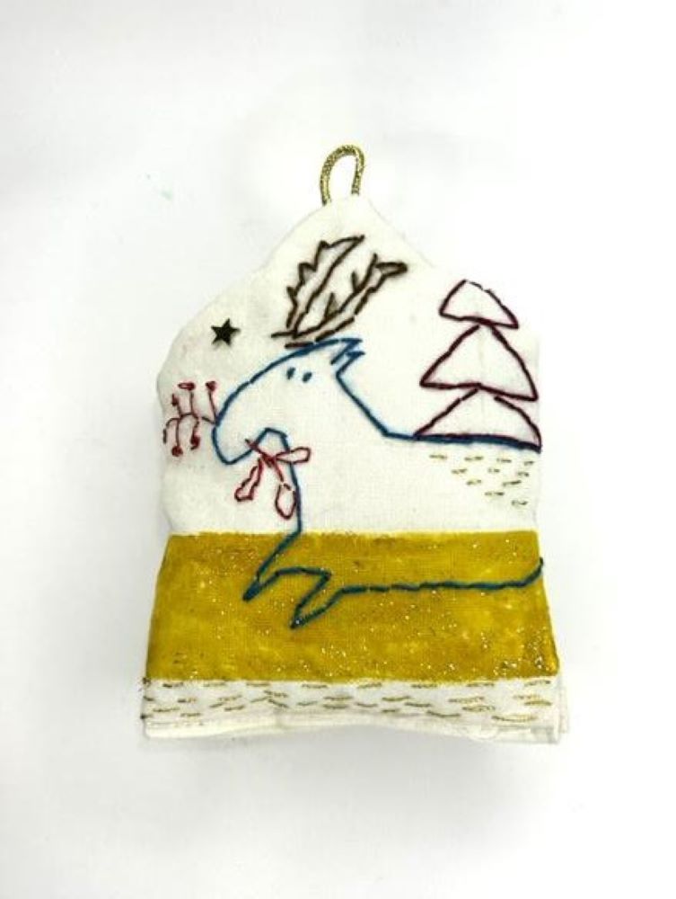 Χειροποίητο Υφασμάτινο Χριστουγεννιάτικο Στολίδι Σπιτάκι με Κεντημένο Ελαφάκι