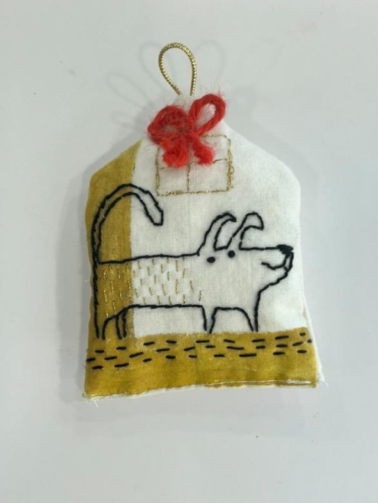 Χειροποίητο Υφασμάτινο Χριστουγεννιάτικο Στολίδι Σπιτάκι με Κεντημένο Ζωάκι