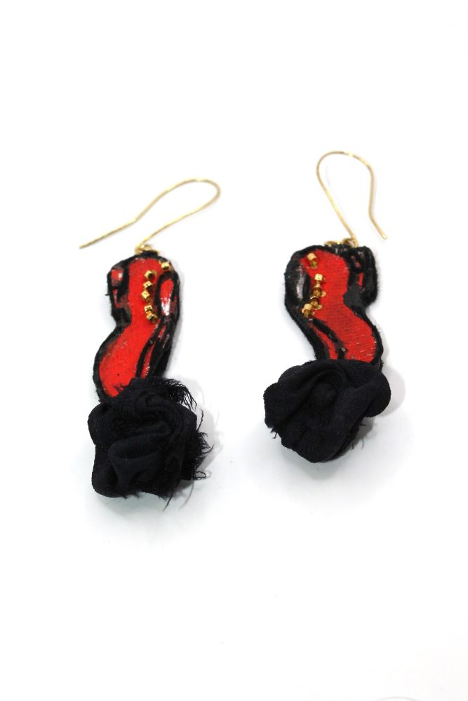 Χειροποίητα Κεντημένα Σκουλαρίκια από Ύφασμα σε Σχήμα Τσαρούχι