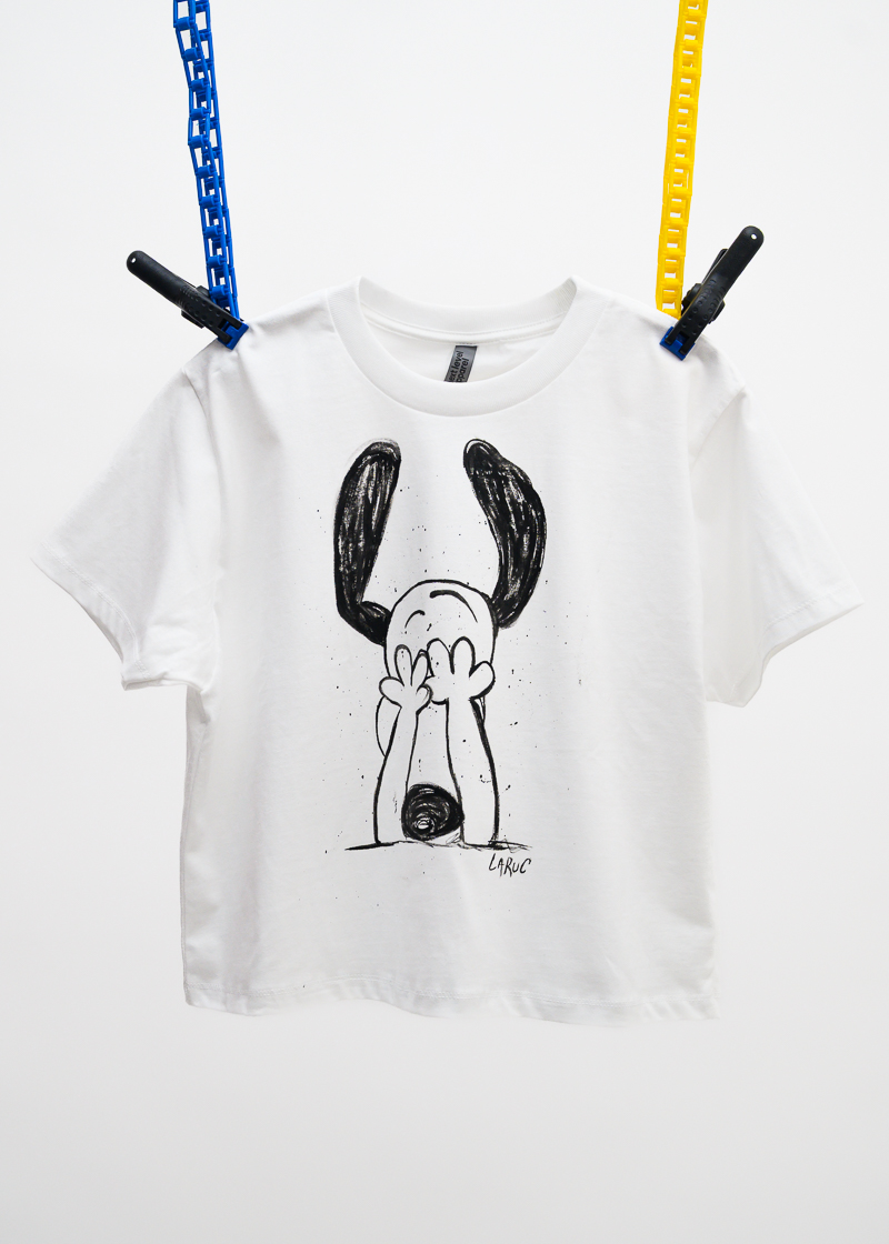 Χειροποίητο Βαμβακερό T-Shirt Ζωγραφισμένο στο Χέρι με Ασπρόμαυρο Snoopy – 230γρ