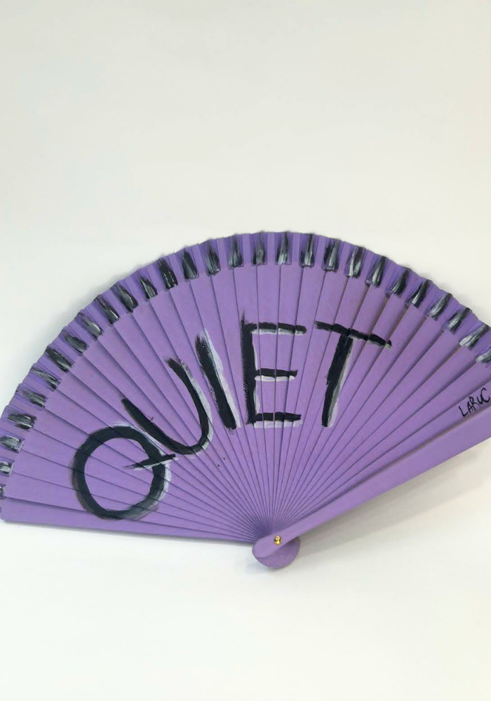 Ξύλινη Βεντάλια 23 cm Ζωγραφισμένη στο Χέρι “QUIET”