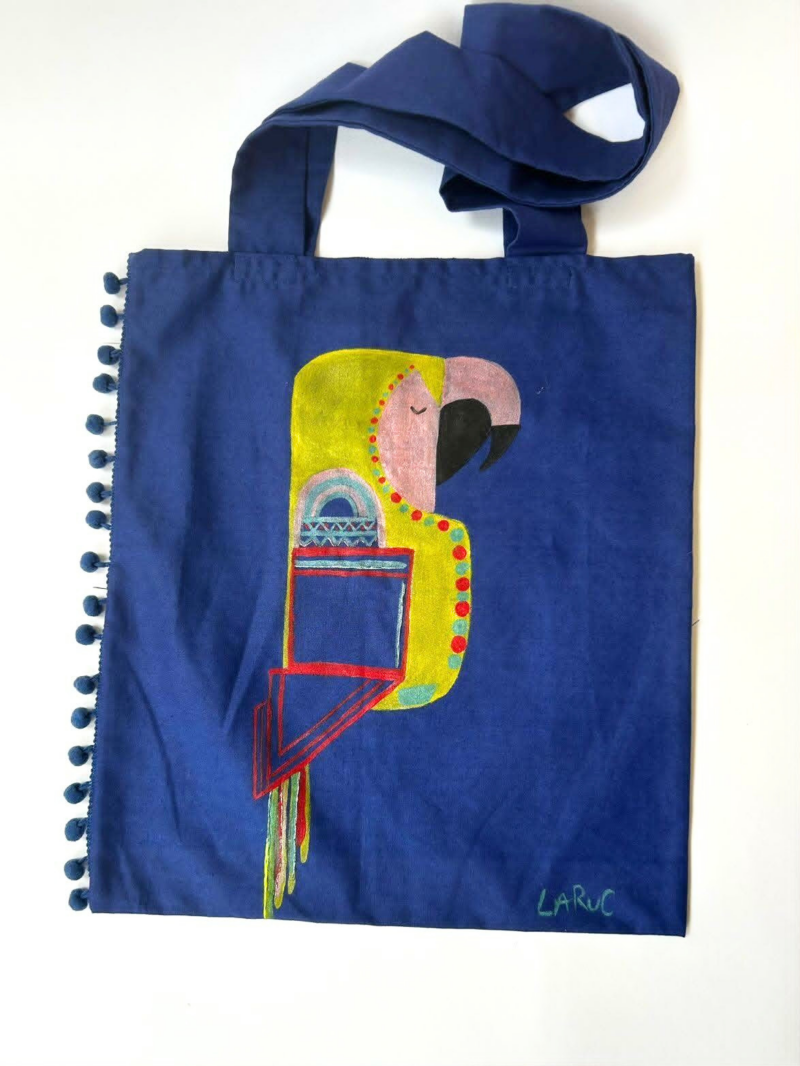 Tote Bag Ζωγραφισμένη στο Χέρι με Παπαγάλο – Χειροποίητη Υφασμάτινη Τσάντα Ώμου 34x39 cm